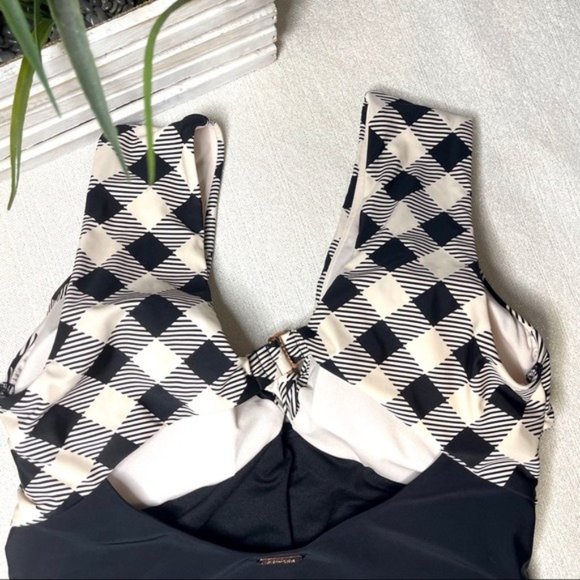 Raisins Curve Gaia Black & White Houndstooth Plaid Slimming Swimsuit New - Picture 8 of 10